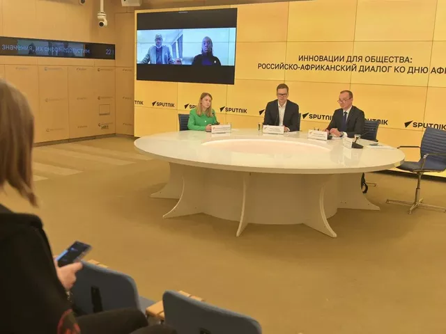 Участники круглого стола на тему "Инновации для общества: российско-африканский диалог ко Дню Африки" - «Россия сегодня», 640, 23.05.2025