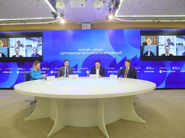 Участники международного экспертного круглого стола "Россия — АСЕАН: сотрудничество в области инноваций" - «Россия сегодня», 640, 30.10.2025