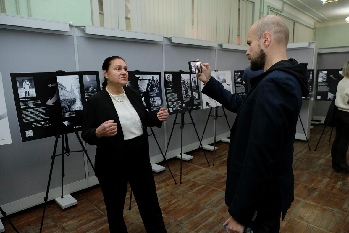 И.о. директора Мелитопольского городского краеведческого музея Татьяна Шевченко-Чепелева И.о. директора Мелитопольского городского краеведческого музея Татьяна Шевченко-Чепелева - «Россия сегодня», 1180, 18.11.2025