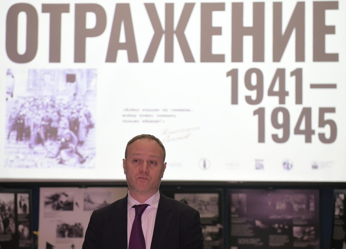 Заместитель главного редактора медиагруппы "Россия сегодня" Дмитрий Горностаев и заведующая отделом "Военно-исторический музей Великой Отечественной войны" Донецкого республиканского краеведческого музея Людмила Декурно на открытии фотовыставки проекта "Отражение: 1941-1945" в Военно-историческом музее Великой Отечественной войны в Донецке Заместитель главного редактора медиагруппы "Россия сегодня" Дмитрий Горностаев и заведующая отделом "Военно-исторический музей Великой Отечественной войны" Донецкого республиканского краеведческого музея Людмила Декурно на открытии фотовыставки проекта "Отражение: 1941-1945" в Военно-историческом музее Великой Отечественной войны в Донецке - «Россия сегодня», 1180, 21.11.2025