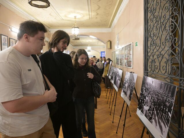 Фотовыставка "Освобождение" открылась на площадке МГЛУ - «Россия сегодня», 640, 05.12.2025